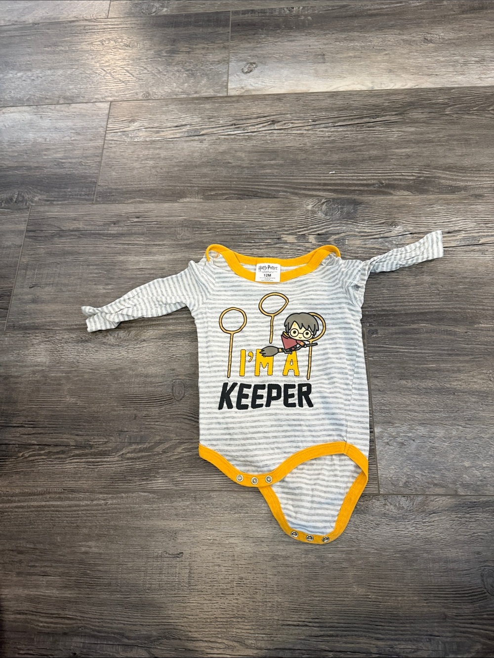 Harry Potter Warner Bros. Gray & Yellow‎ 'I'm a Keeper' Baby One-Piece